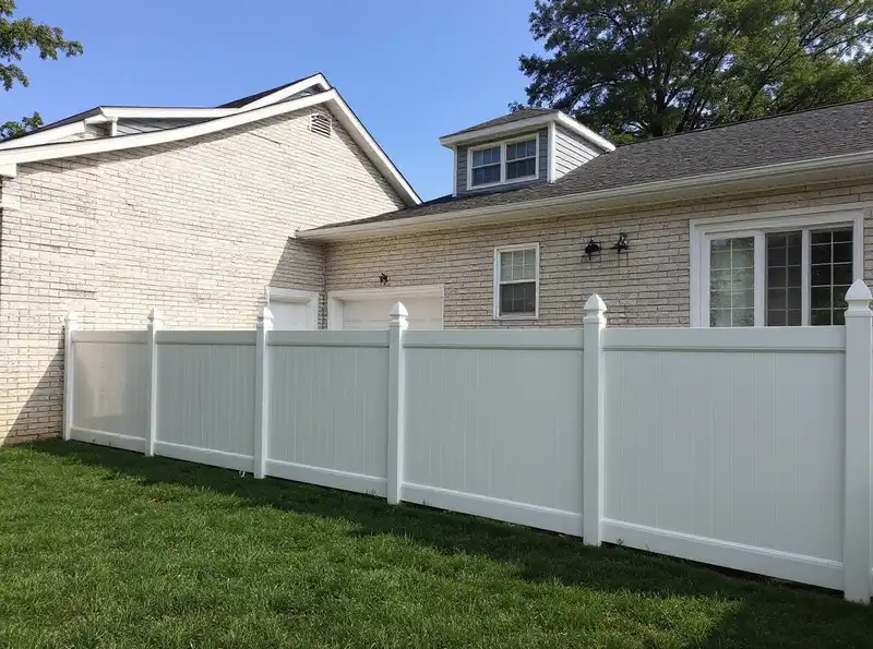 Vinyl Fences installation in Monmouth County NJ